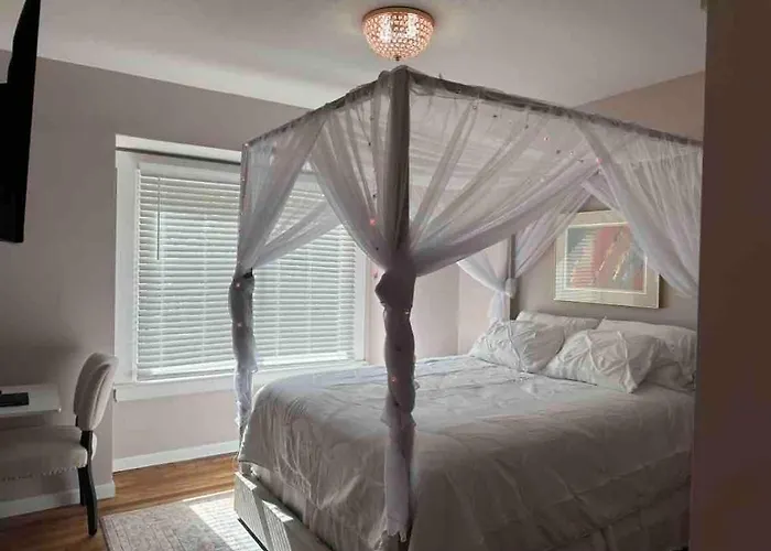 Sunny Lavender Canopy Retreat